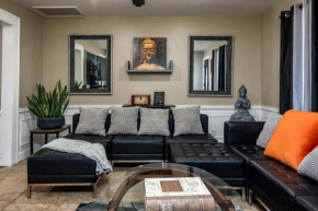 LOCATION LOCATION- 5 Bedroom SMART HOME - Firepit/Garage